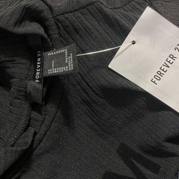 Forever 21 Ribbed “AMOR” Mock Neck Top – Black Small NWT - Picture 3 of 7